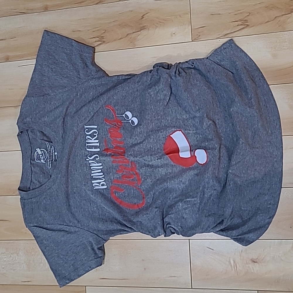 Women's medium maternity Christmas t-shirt